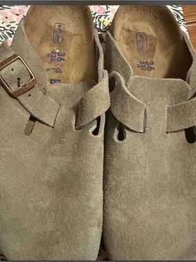 Birkenstock Suede Clog in Olive/Taupe